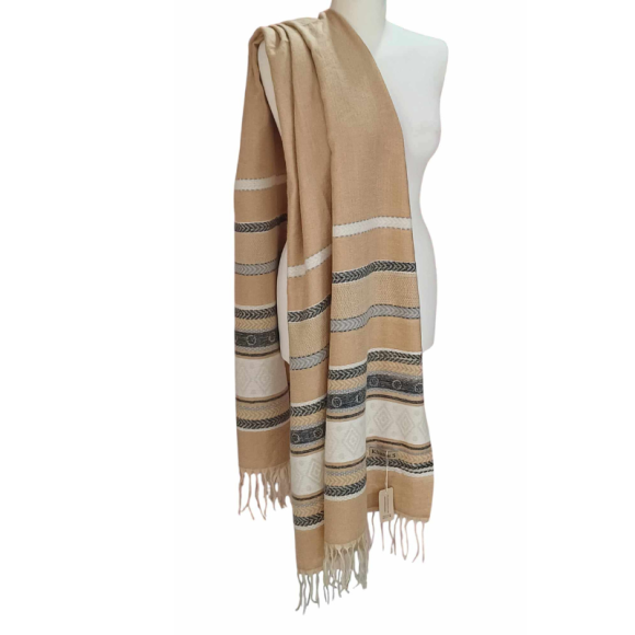 Szal z wełny jagnięcej o pięknym etnicznym wzorze