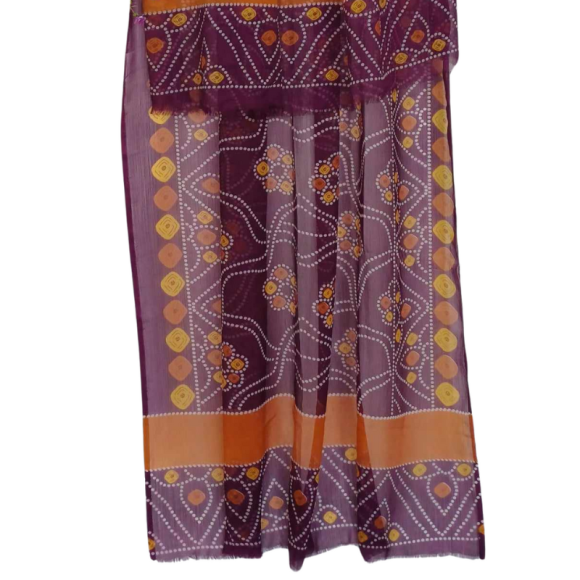 Szal z szyfonu jedwabnego, niezwykle cienki i zwiewny.