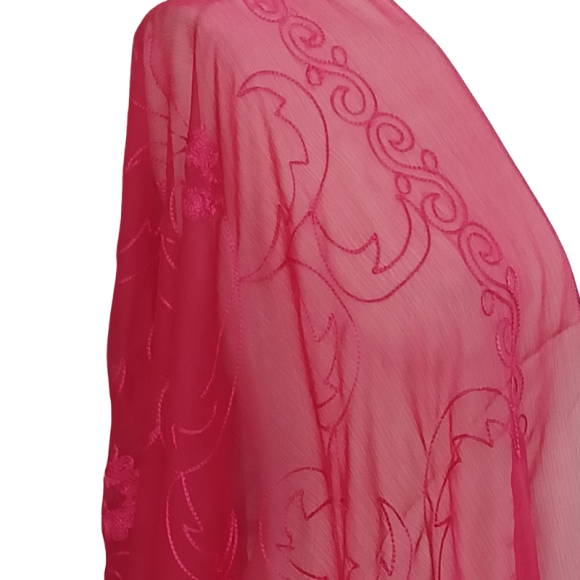 Szal z jedwabnym haftem na kreszowanym szyfonie