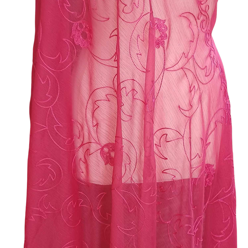 Szal z jedwabnym haftem na kreszowanym szyfonie