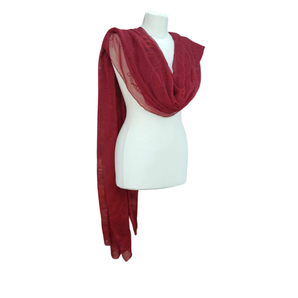 Szal z jedwabnym haftem na kreszowanym szyfonie