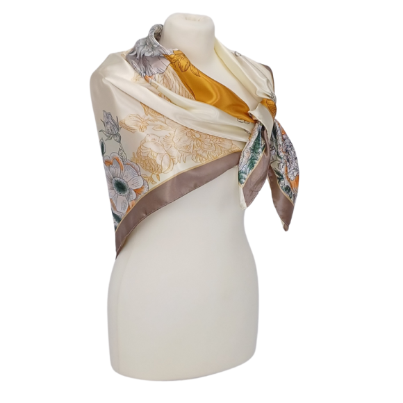 Chuststka z  jedwabnego poliestru.