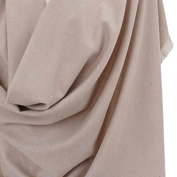 Szal wełniany z runa Kozy Changthangi, zdobiony malutkimi cekinami.