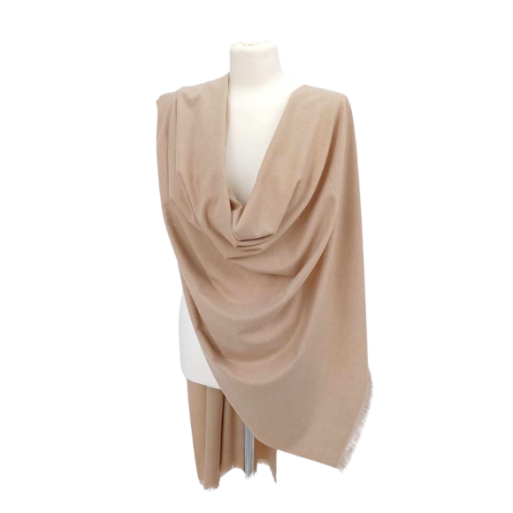 Szal wełniany z runa Kozy Changthangi, zdobiony malutkimi cekinami.