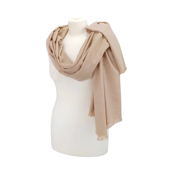 Szal wełniany z runa Kozy Changthangi, zdobiony malutkimi cekinami.