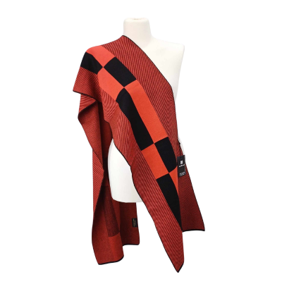 Szal z wełny jagnięcej  z dodatkiem lycry.