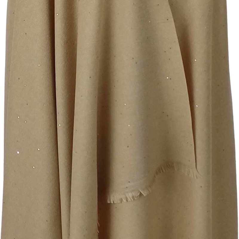 Szal wełniany z runa Kozy Changthangi, zdobiony malutkimi cekinami.