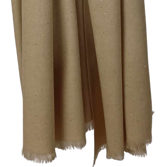 Szal wełniany z runa Kozy Changthangi, zdobiony malutkimi cekinami.