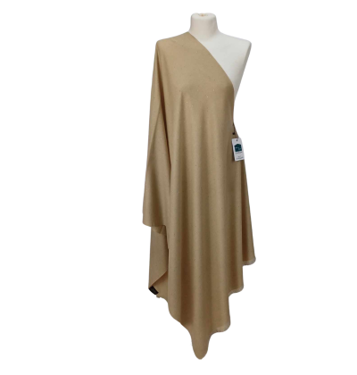 Szal wełniany z runa Kozy Changthangi, zdobiony malutkimi cekinami.