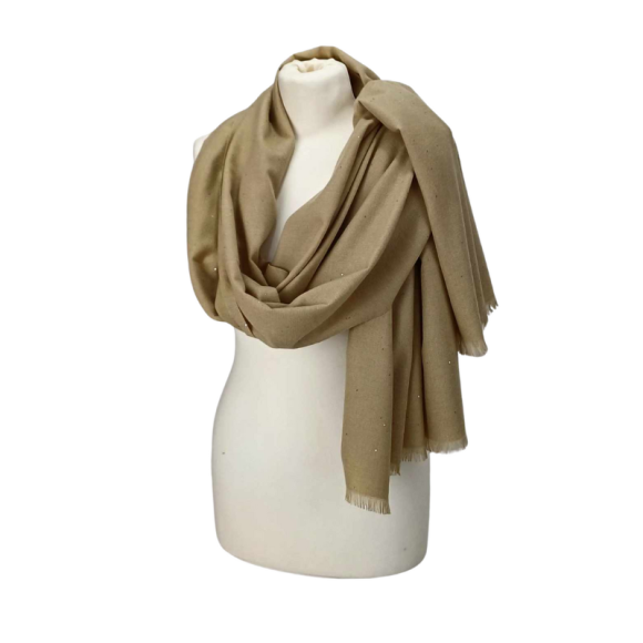 Szal wełniany z runa Kozy Changthangi, zdobiony malutkimi cekinami.