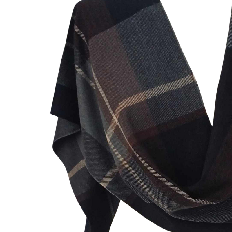 Szal z wełny jagnięcej- wzór kraty