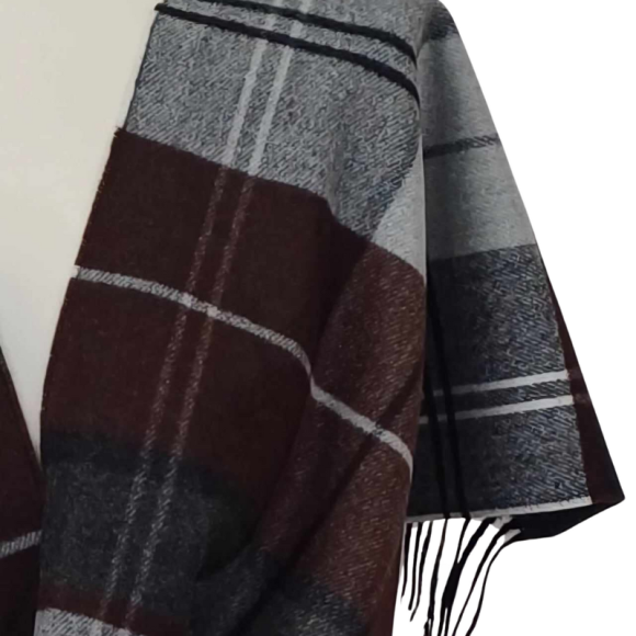 Szal z wełny jagnięcej- wzór kraty
