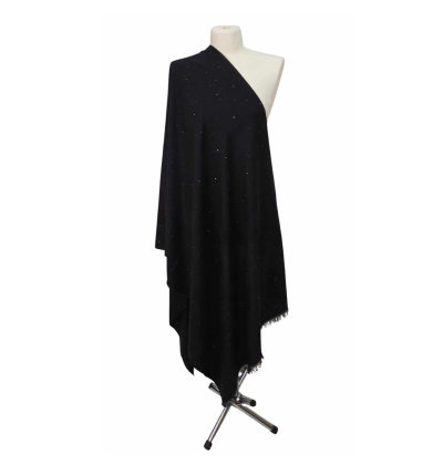 Szal wełniany z runa Kozy Changthangi, zdobiony malutkimi cekinami.