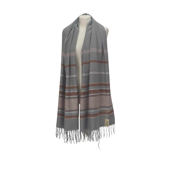 Szal z wełny jagnięcej o pięknym etnicznym wzorze.